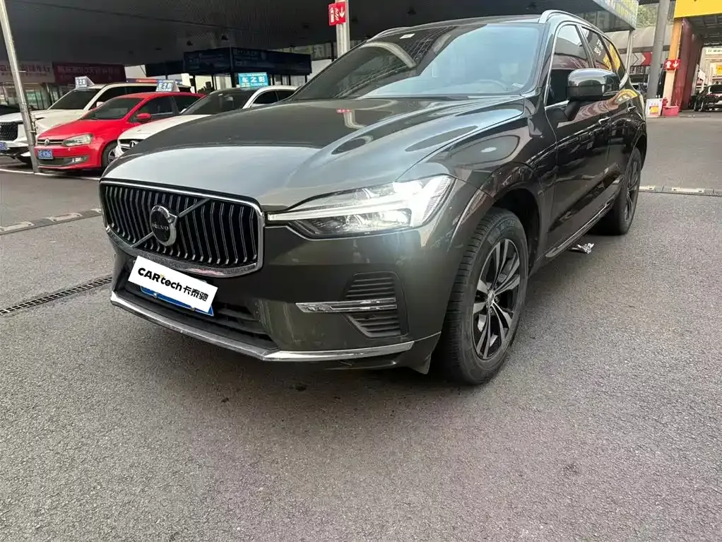 Volvo XC60 — фото 1