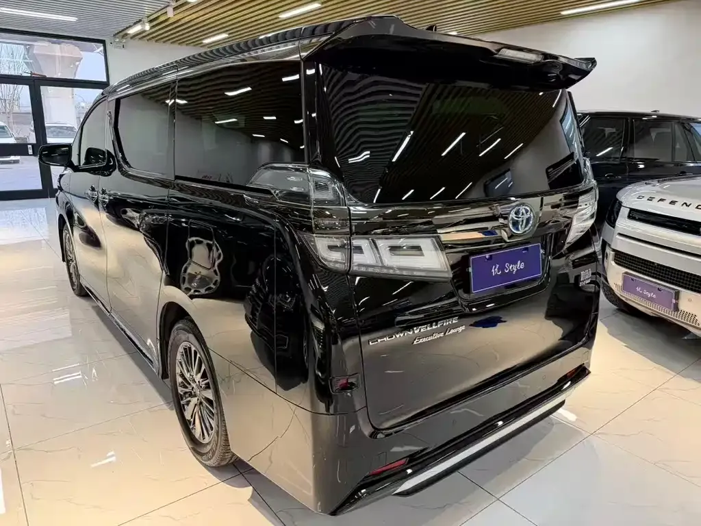 Toyota Vellfire — фото 8