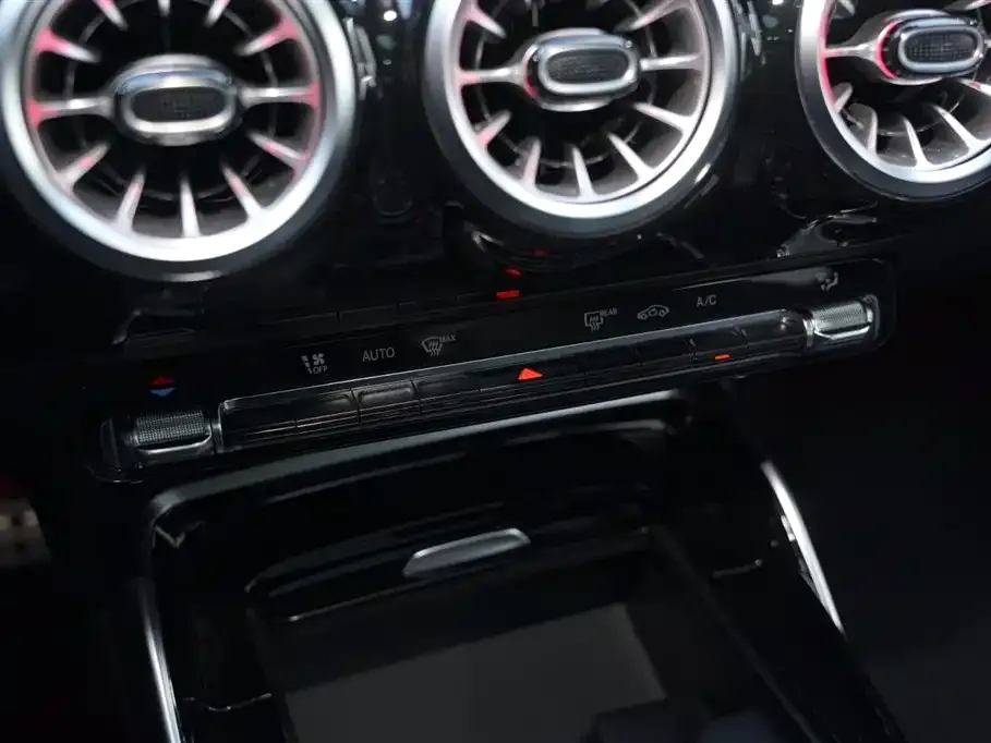 Mercedes-Benz A-Class AMG — фото 4