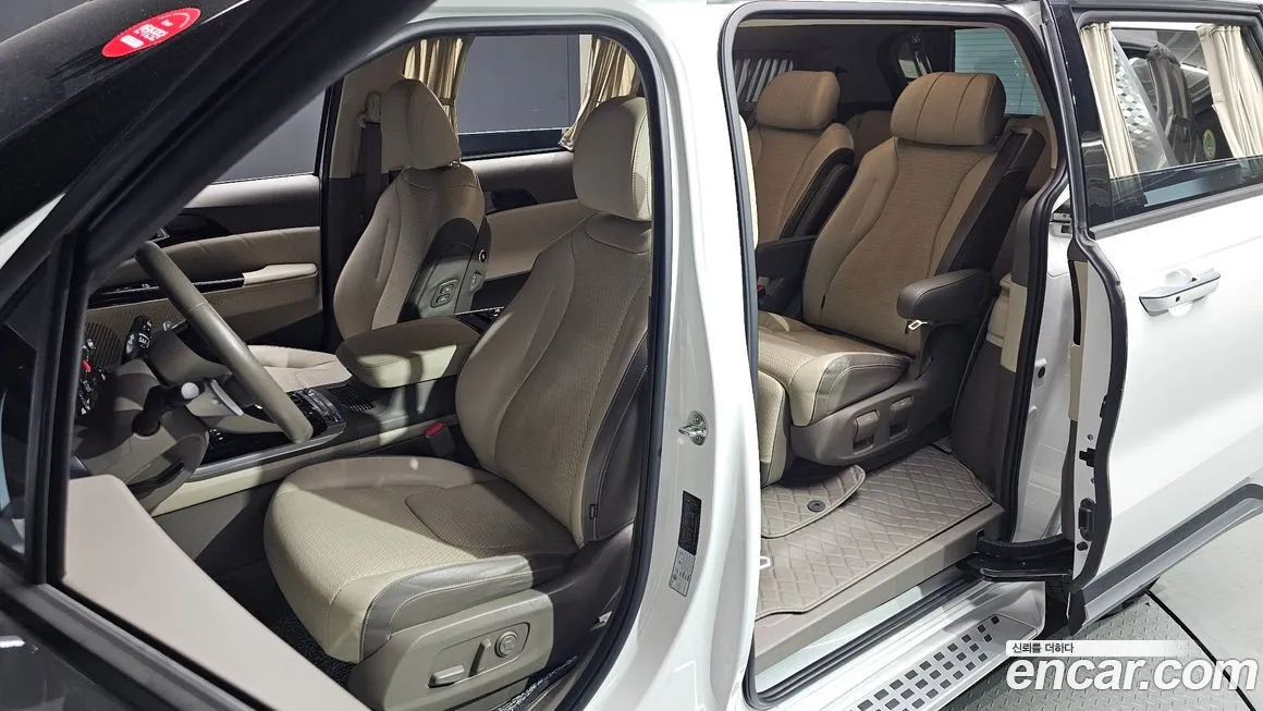 Kia Carnival — фото 4