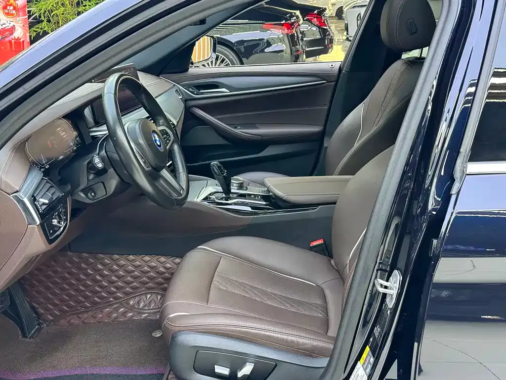 BMW 5 Series New Energy — фото 10