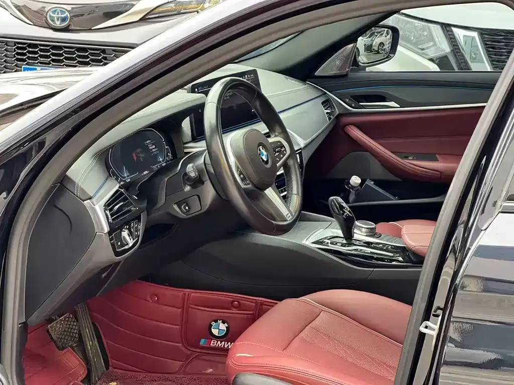 BMW 5 Series New Energy — фото 8