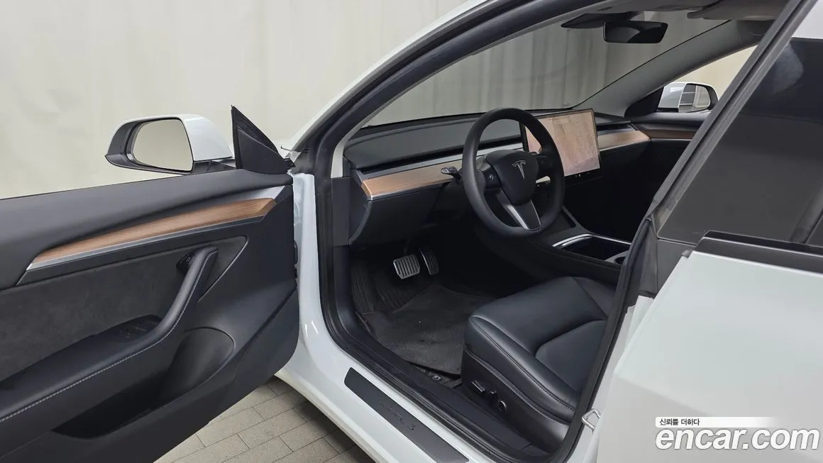 Tesla Model 3 — фото 5