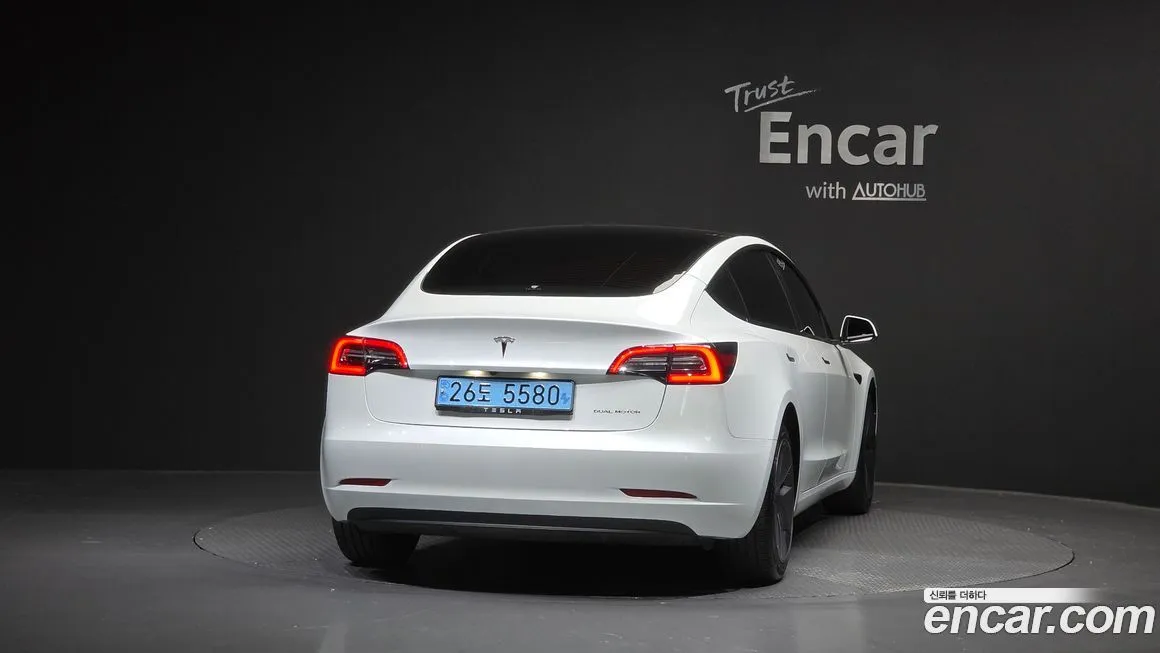 Tesla Model 3 — фото 2