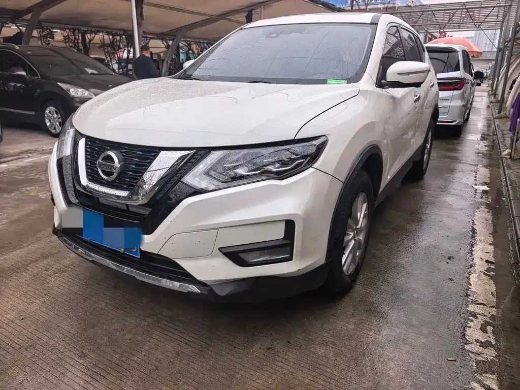 Nissan X-Trail — фото 1