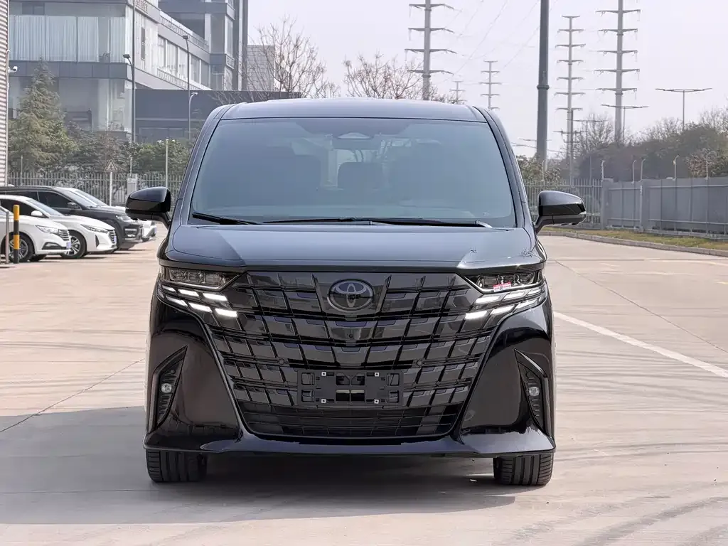 Toyota Alphard — фото 2