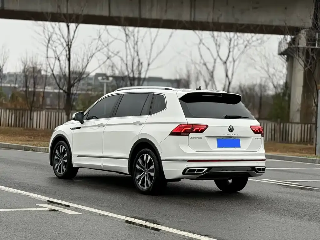 Volkswagen Tiguan L — фото 6