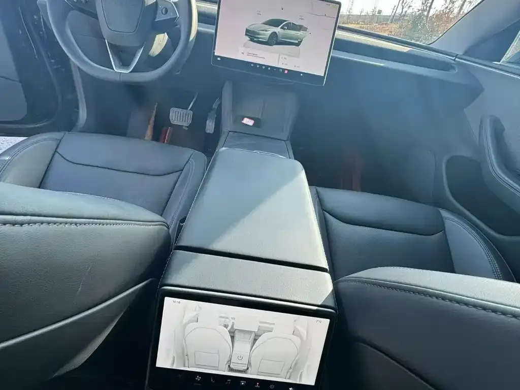 Tesla Model 3 — фото 3