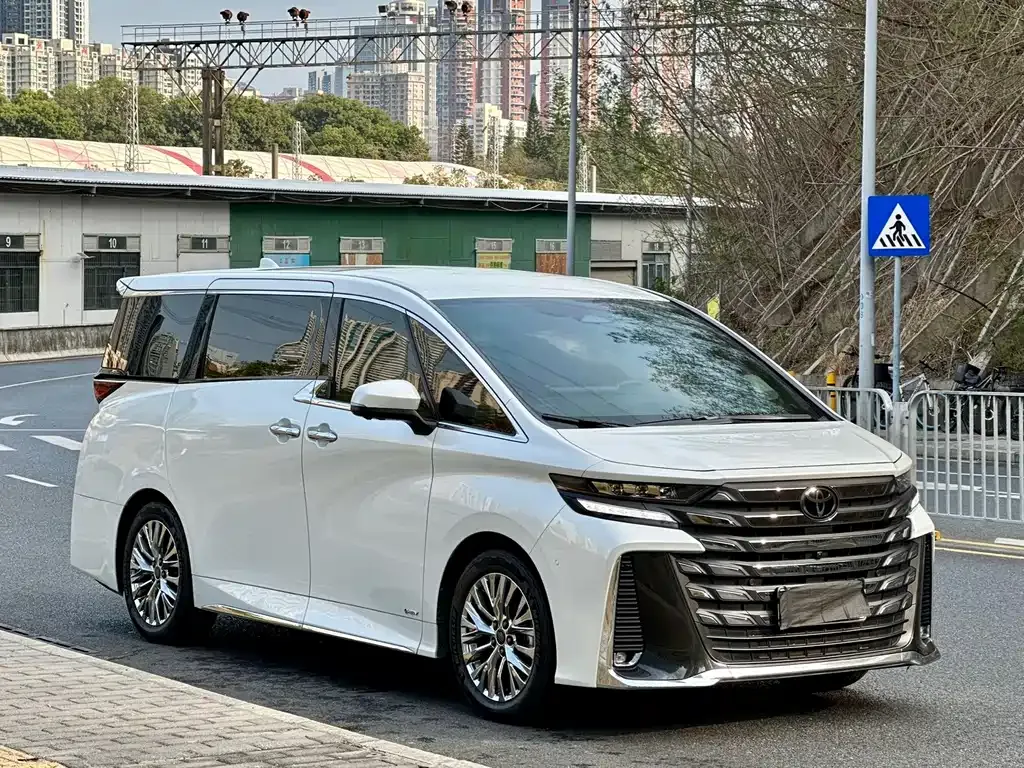 Toyota Vellfire — фото 6