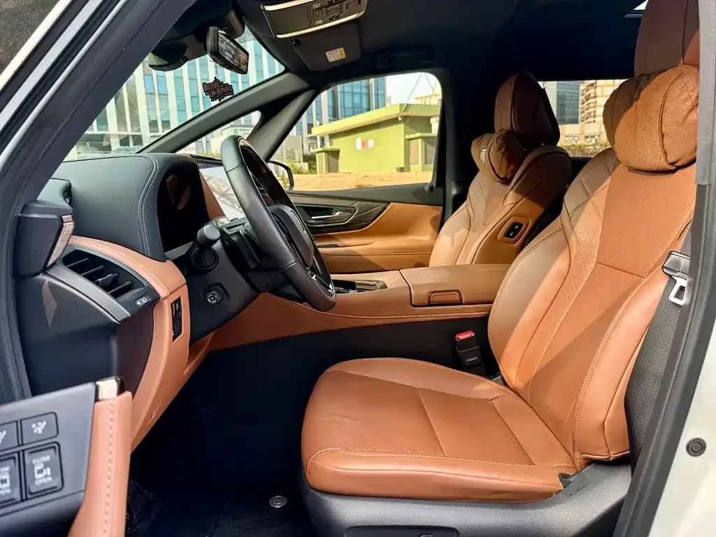 Toyota Vellfire — фото 3