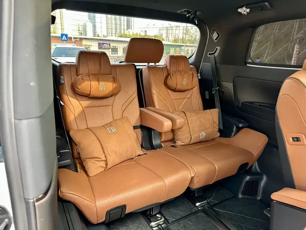 Toyota Vellfire — фото 8