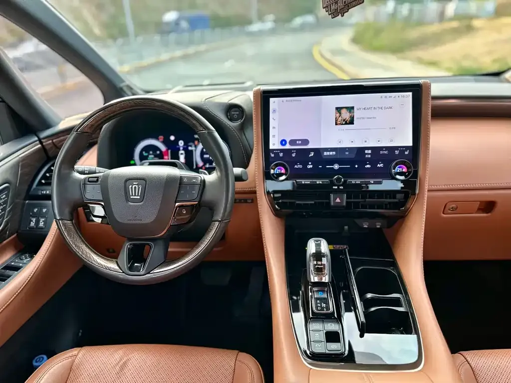 Toyota Vellfire — фото 4