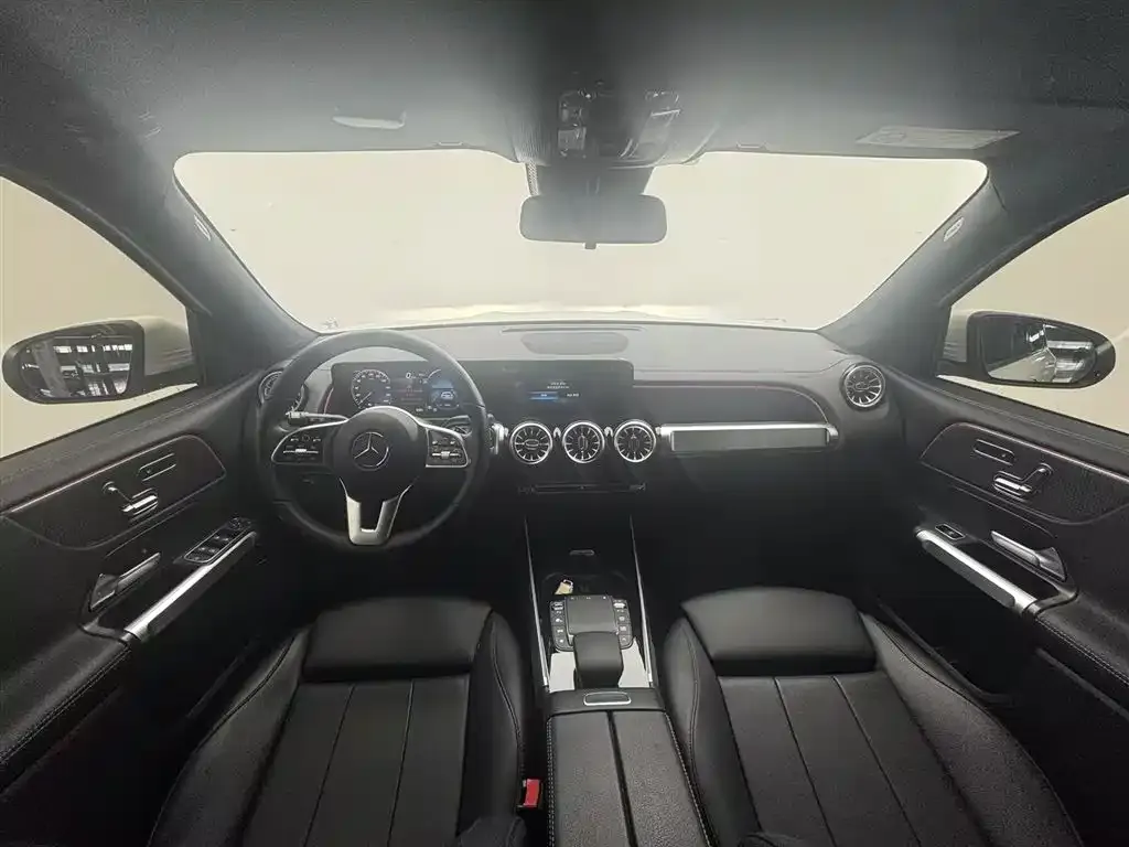 Mercedes-Benz EQB — фото 10