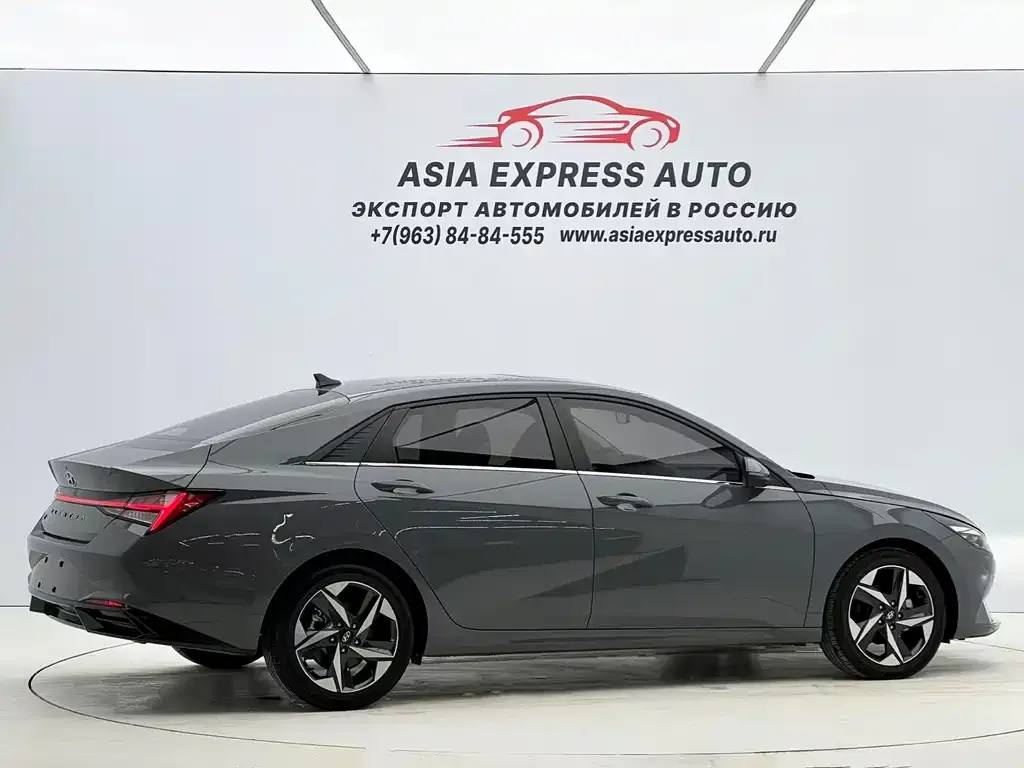 Hyundai Elantra — фото 2