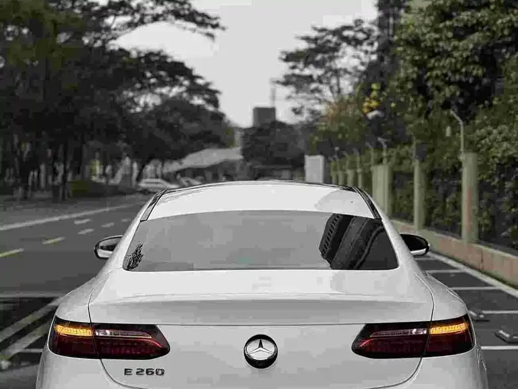 Mercedes-Benz E-Class (Import) — фото 2