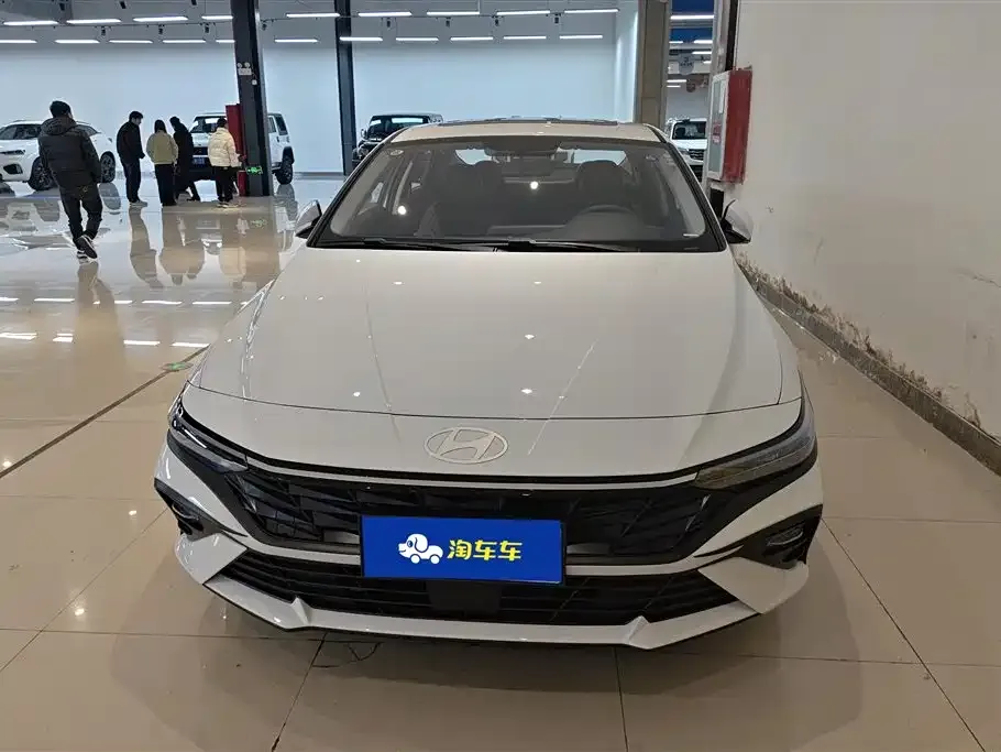 Hyundai Elantra — фото 9