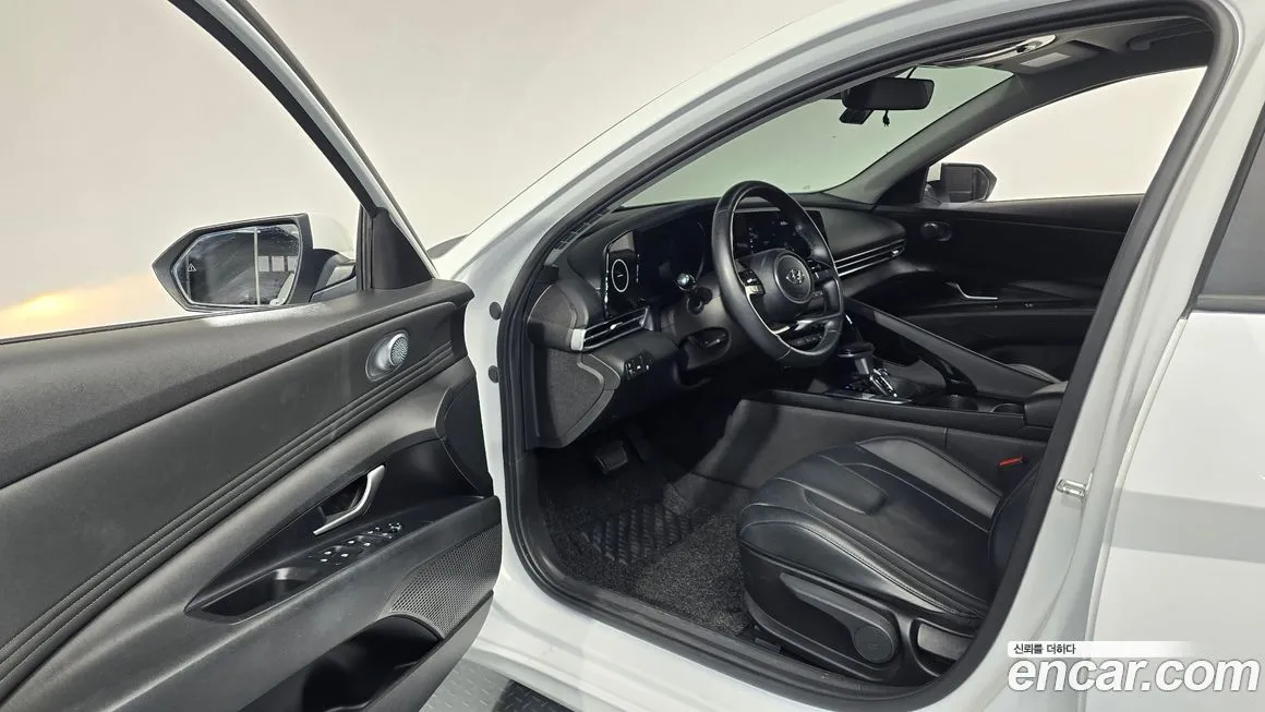 Hyundai AVANTE — фото 2