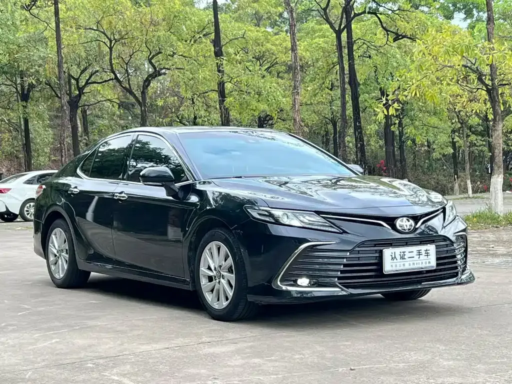 Toyota Camry — фото 6