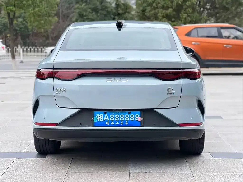 BYD Qin L — фото 2