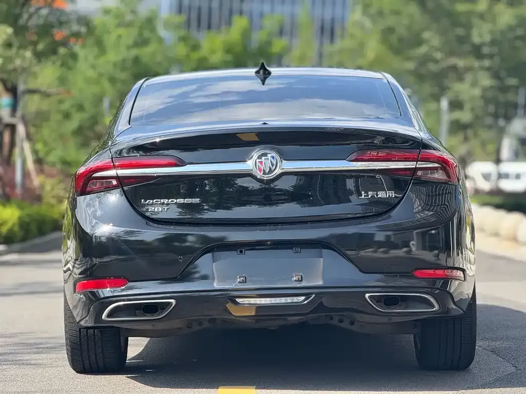Buick LaCrosse — фото 9