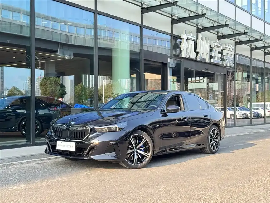 BMW 5 Series (Import) — фото 1
