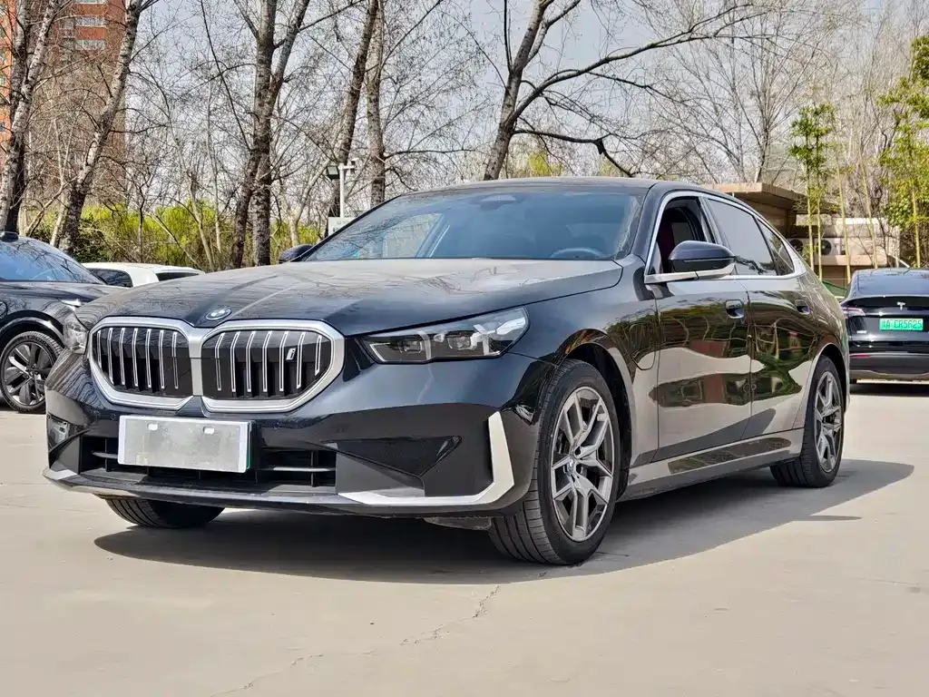 BMW i5 — фото 1