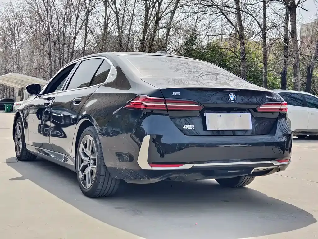 BMW i5 — фото 6