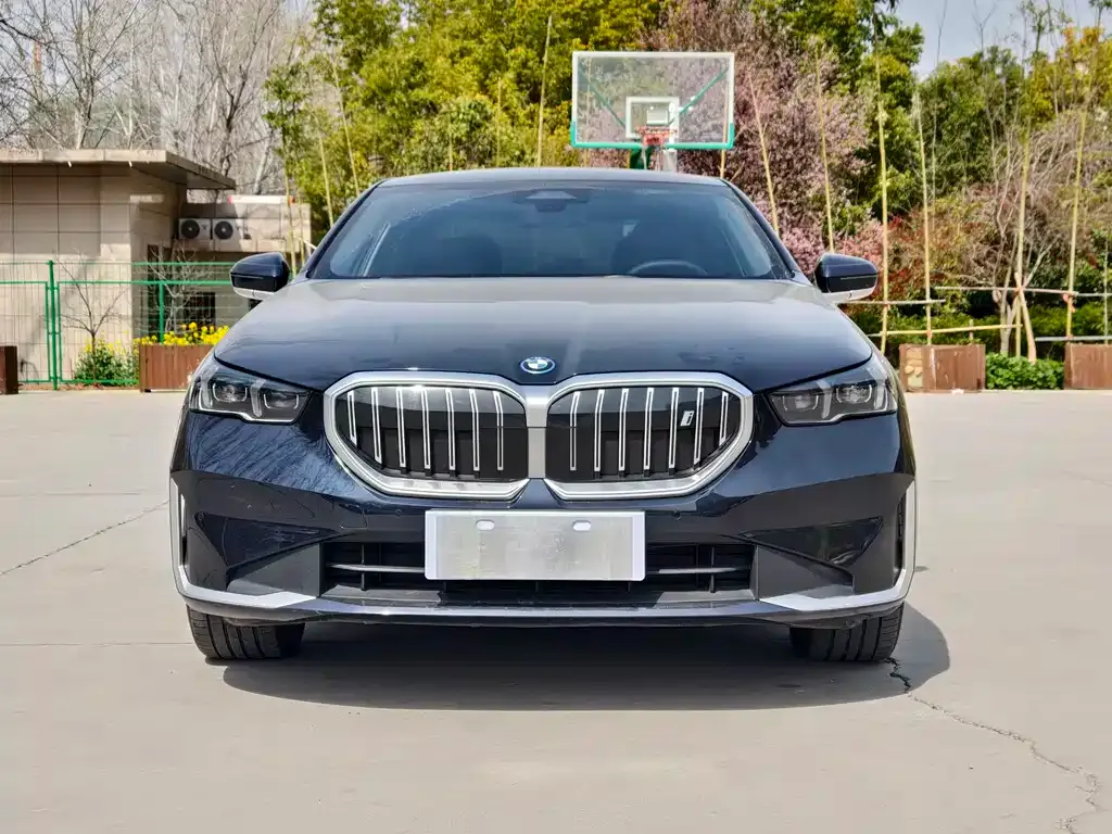 BMW i5 — фото 5