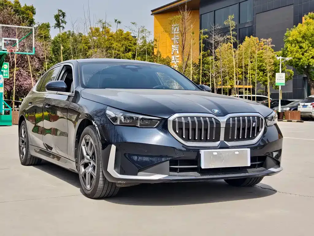 BMW i5 — фото 10