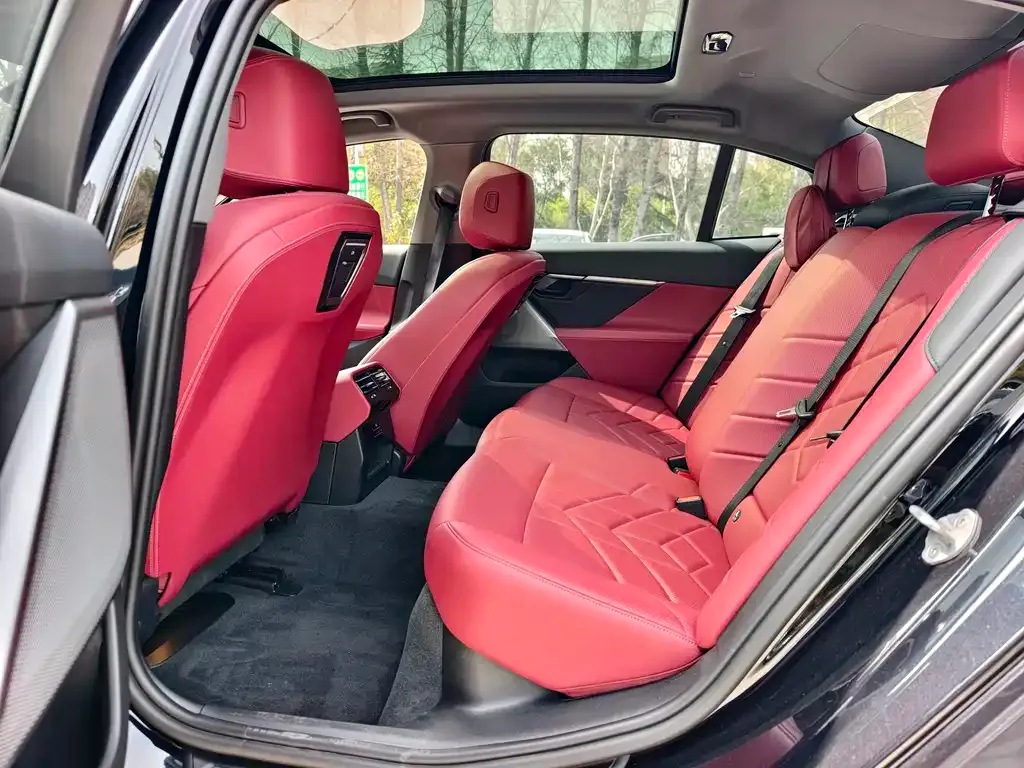 BMW i5 — фото 7