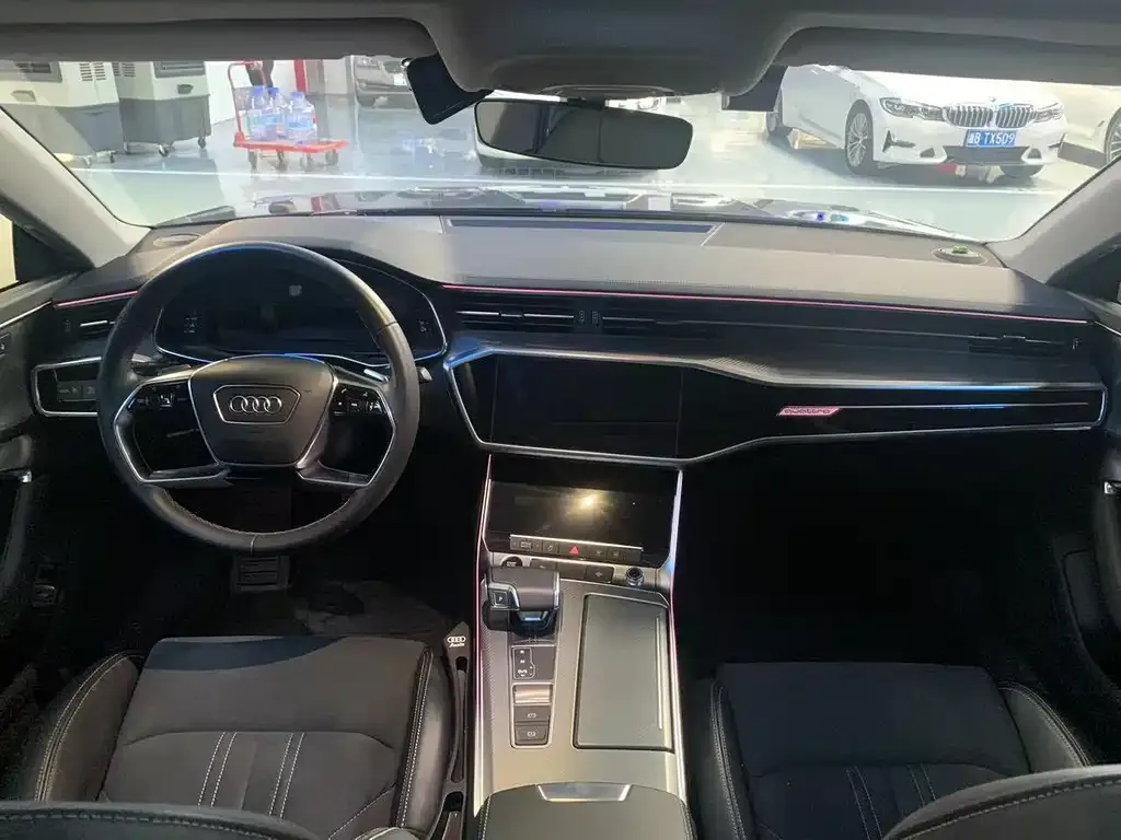 Audi A7L — фото 10