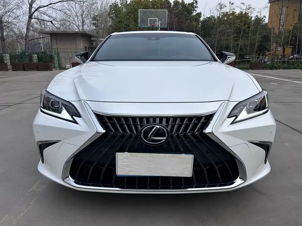 Lexus ES — фото 9