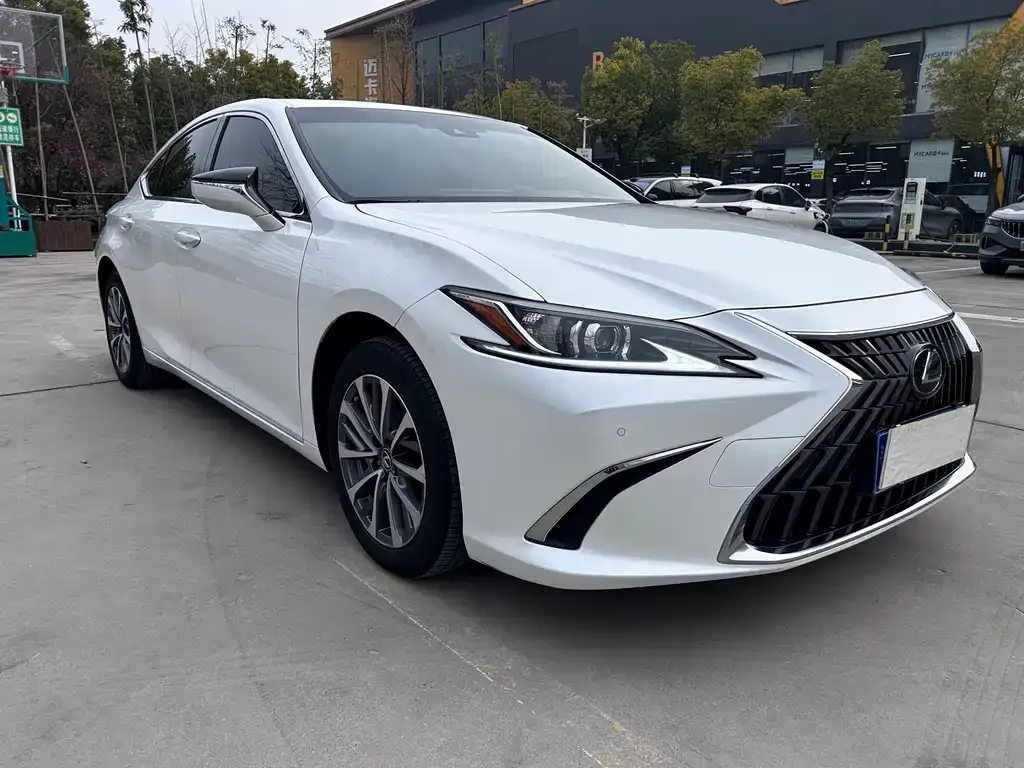 Lexus ES — фото 5