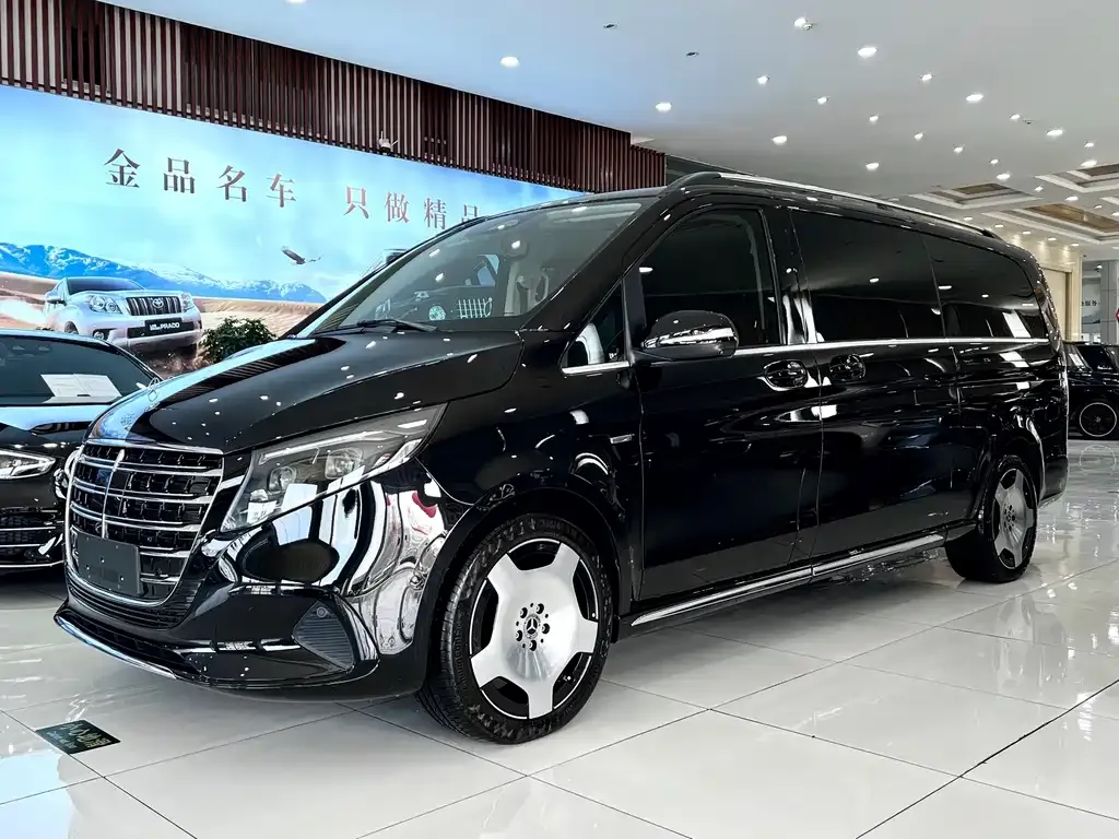 Mercedes-Benz V-Class — фото 1