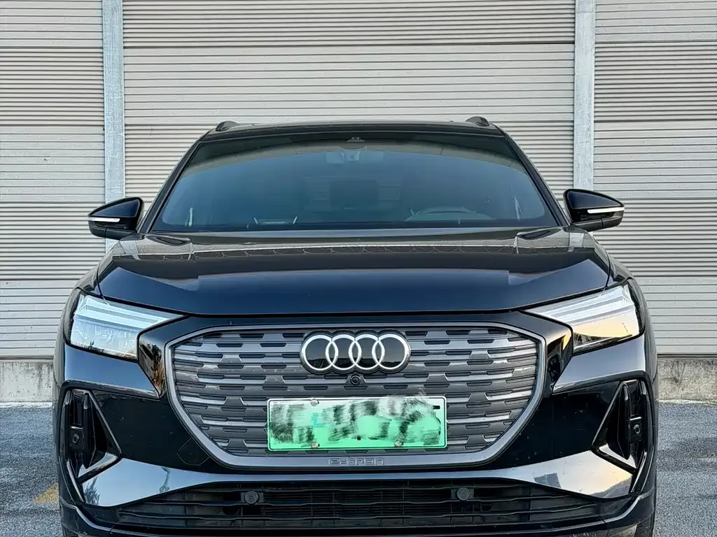 Audi Q4 e-tron — фото 3