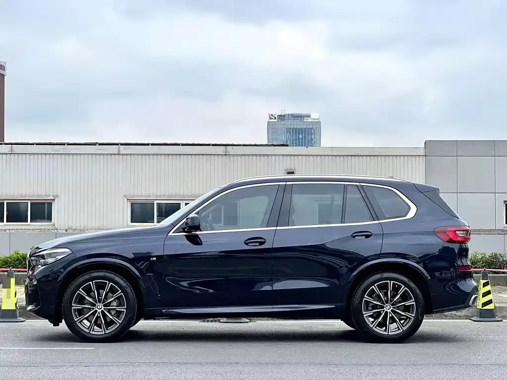 BMW X5 (Import) — фото 3