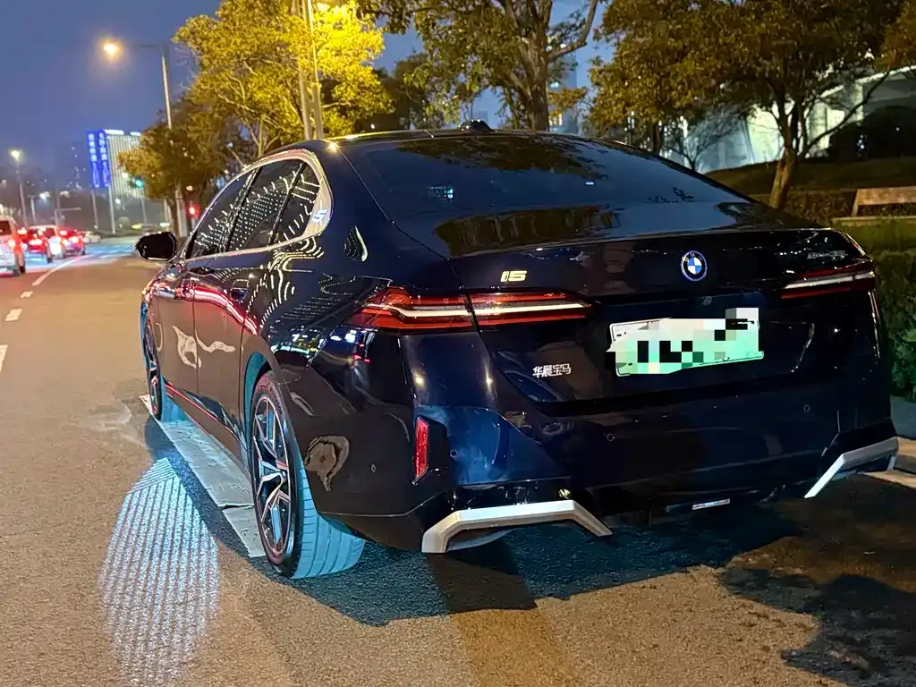 BMW i5 — фото 8