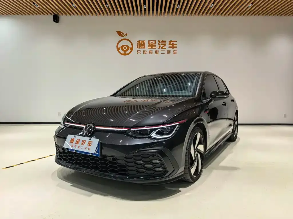Volkswagen Golf GTI — фото 1