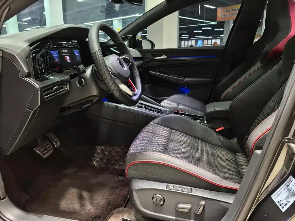 Volkswagen Golf GTI — фото 3