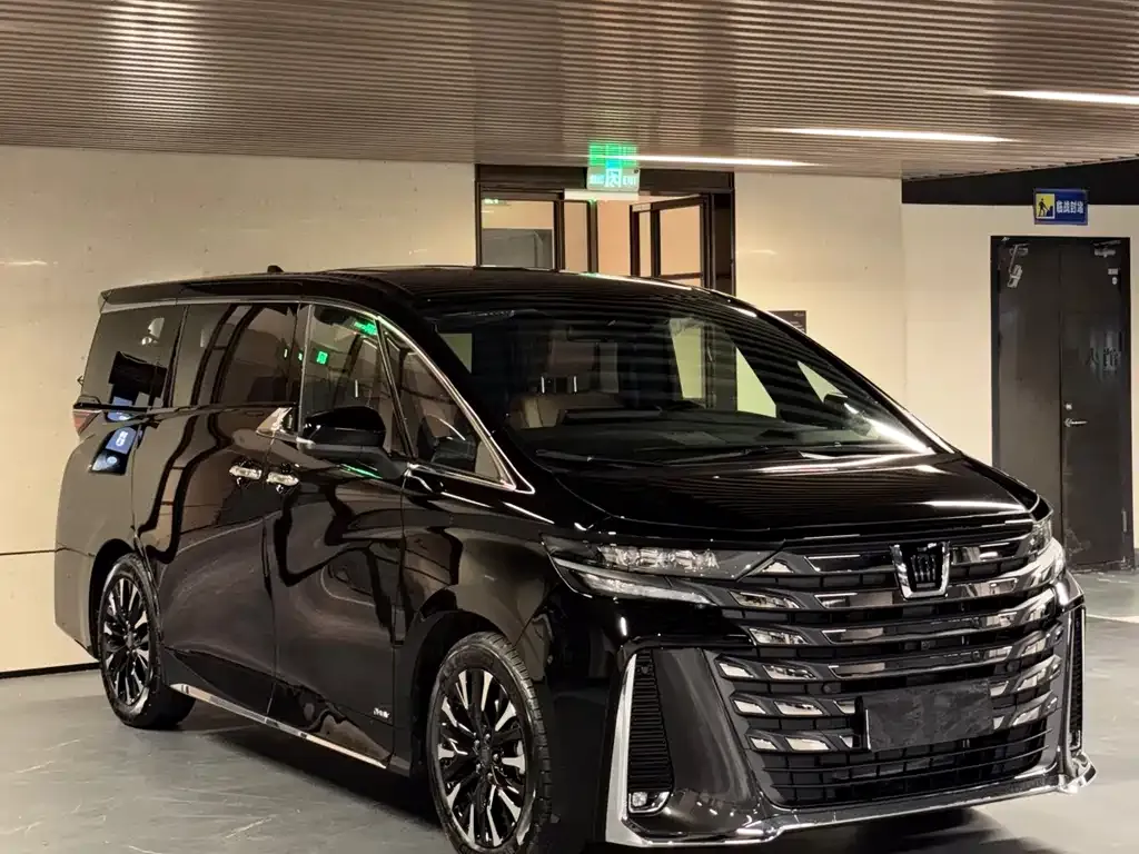 Toyota Vellfire — фото 3