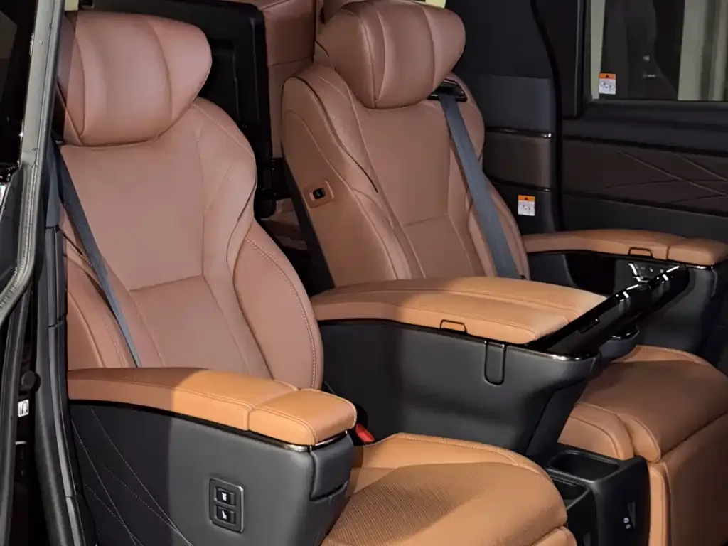 Toyota Vellfire — фото 5