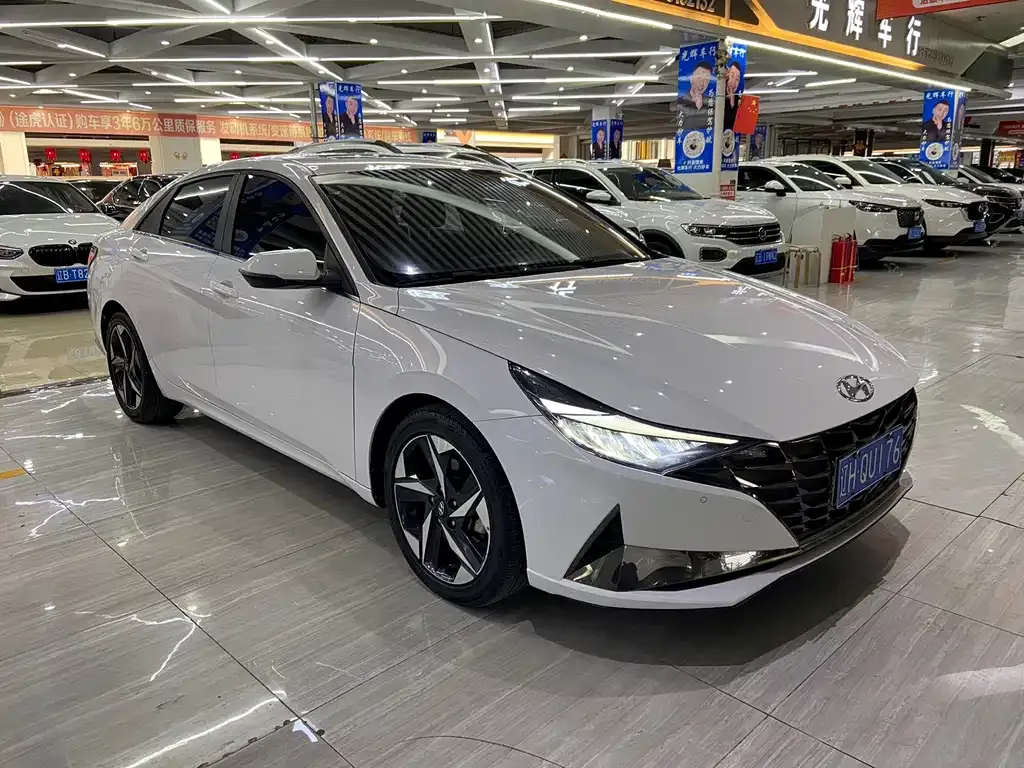 Hyundai Elantra — фото 10