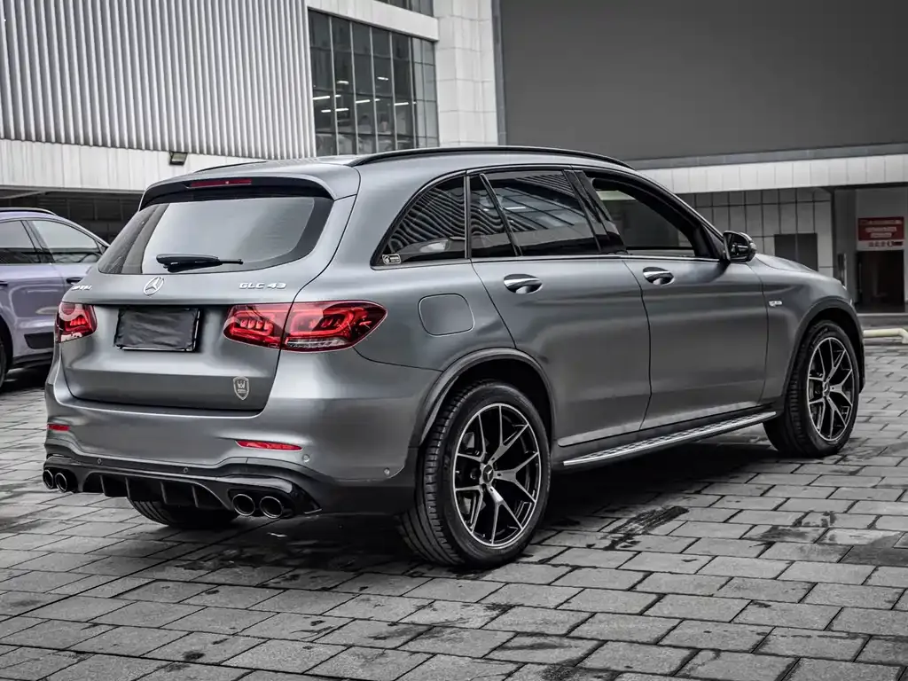 Mercedes-Benz GLC AMG — фото 10