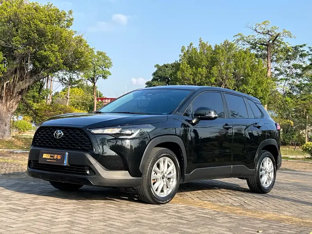 Toyota Corolla Cross — фото 1