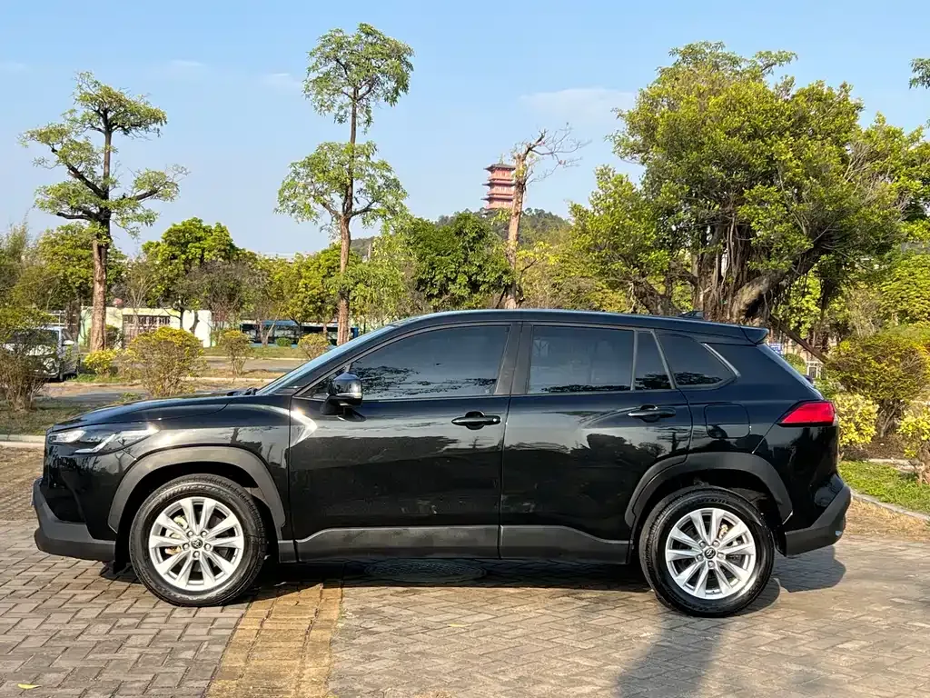 Toyota Corolla Cross — фото 9