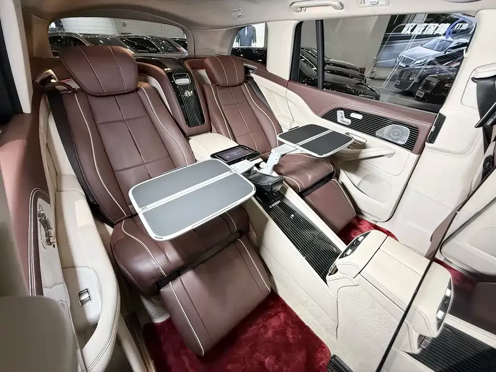 Mercedes-Benz GLS — фото 9