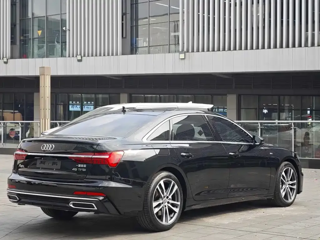 Audi A6L — фото 9