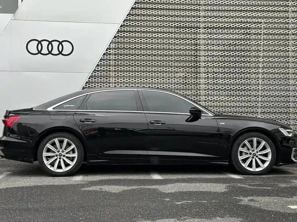 Audi A6L — фото 5