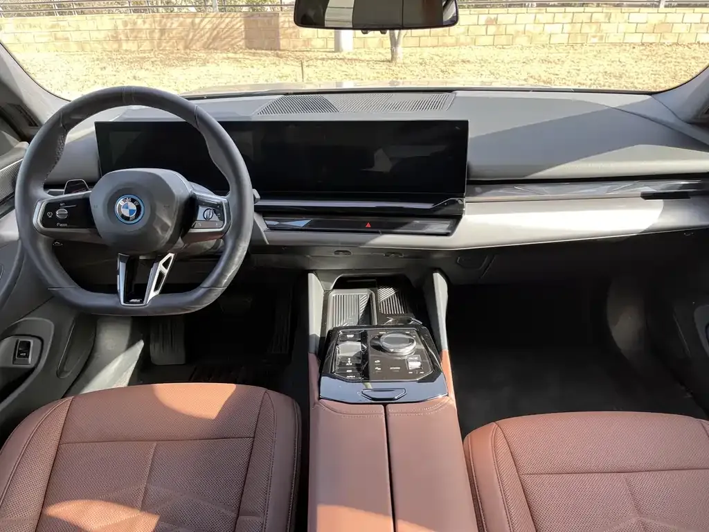BMW i5 — фото 5