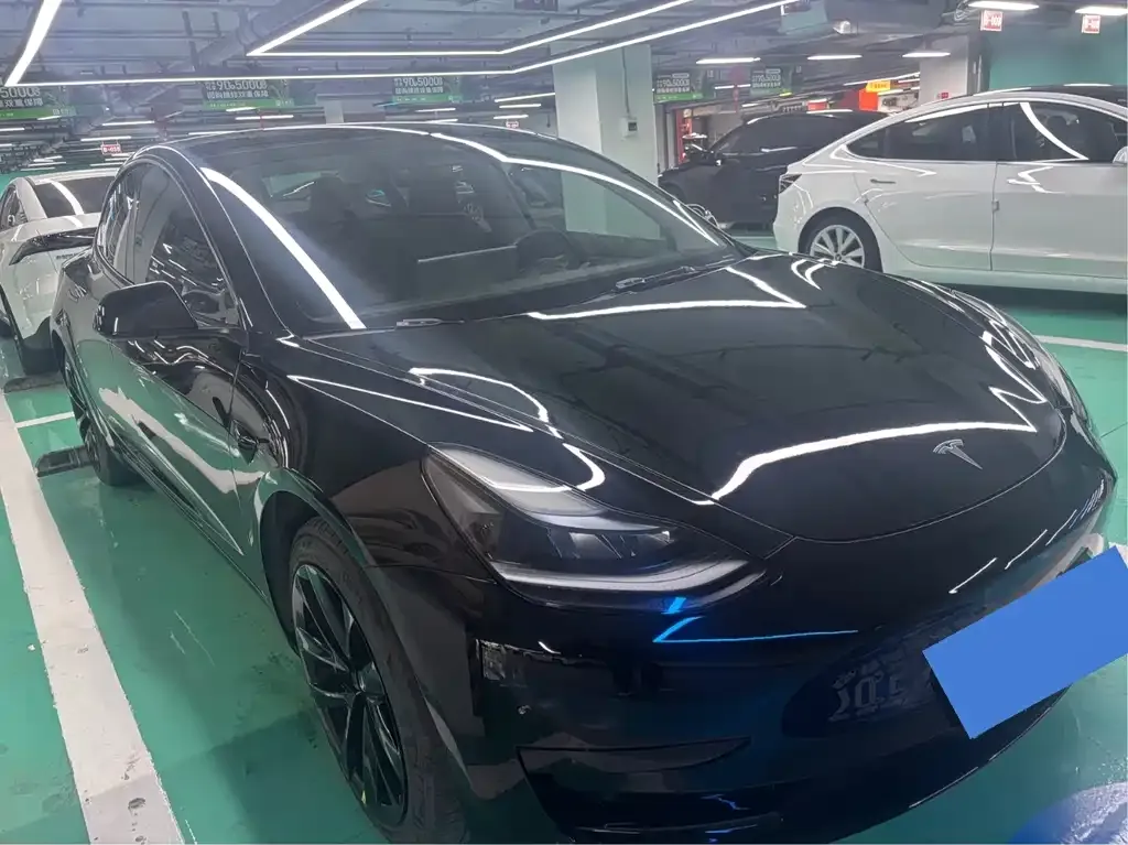 Tesla Model 3 — фото 1